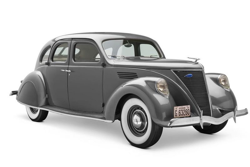 File:1936-lincoln-zephyr.jpg