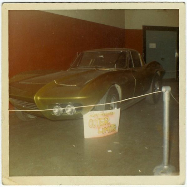 File:Ray-farhner-1963-corvette-outer-limits21.jpg