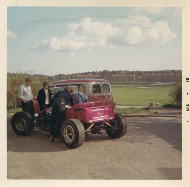 File:Pelle-Widholm T-bucket (15).jpg