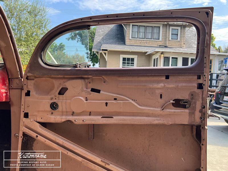File:Erik-chaputa-1940-ford-custom16.jpg