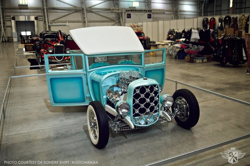 File:Juxtapod-show-rod-kustomrama4.jpg