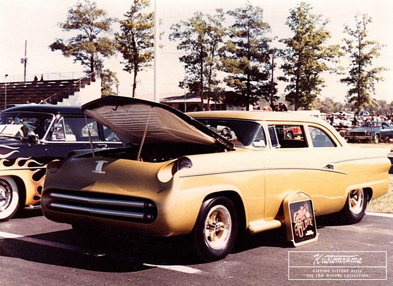 File:Englishtown-swap-meet-and-auto-show-1980-no1.jpg