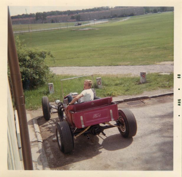 File:Pelle-Widholm T-bucket (14).jpg