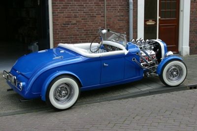 Art-russell-1932-plymouth-blue7.JPG