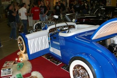 Art-russell-1932-plymouth-blue3.JPG