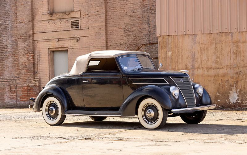 File:1937-ford-molded-in-headlights.jpg